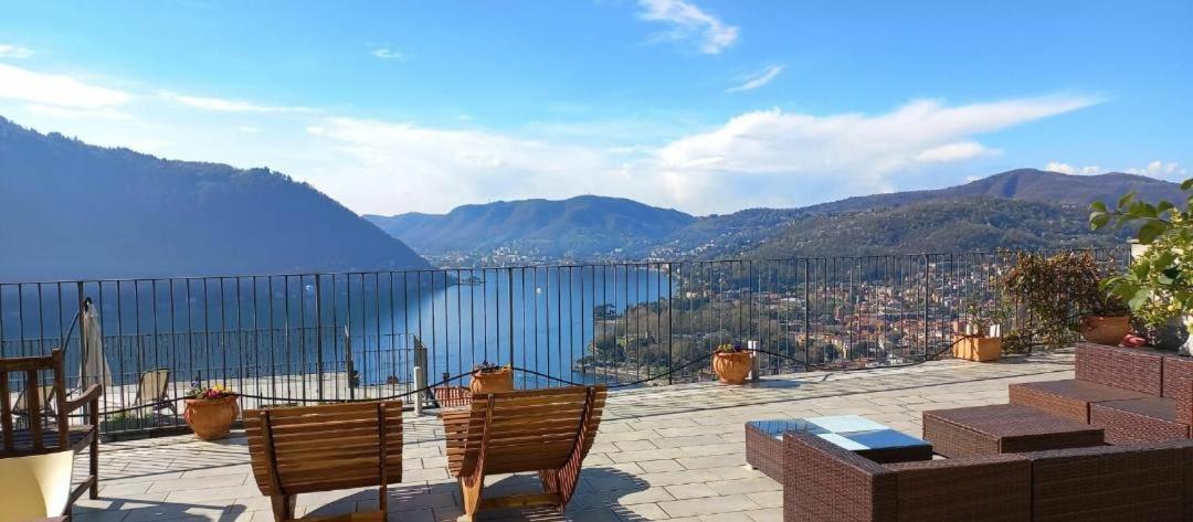 Holiday Home Vista Lago Чернобио Екстериор снимка