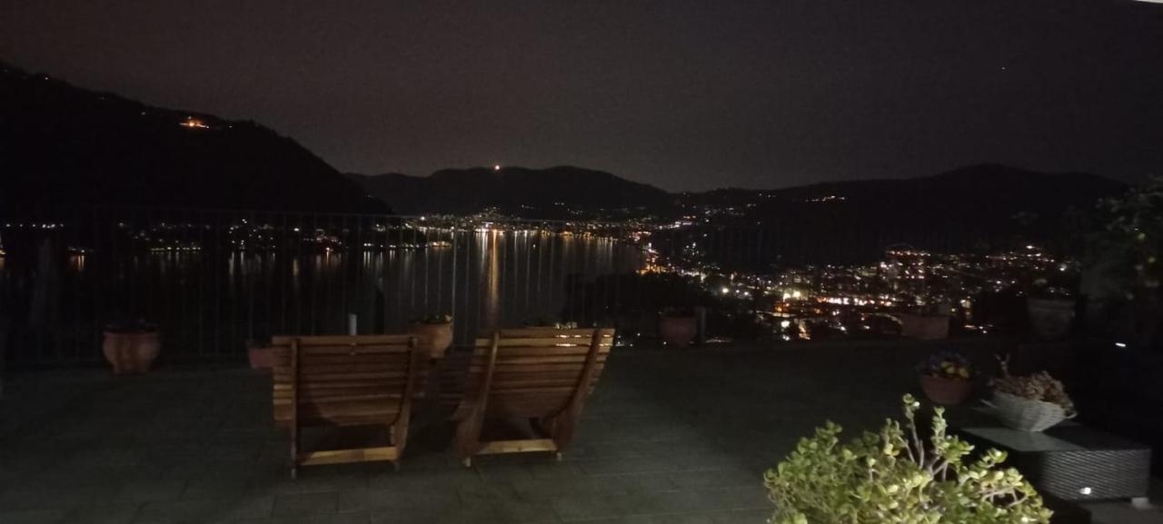 Holiday Home Vista Lago Чернобио Екстериор снимка