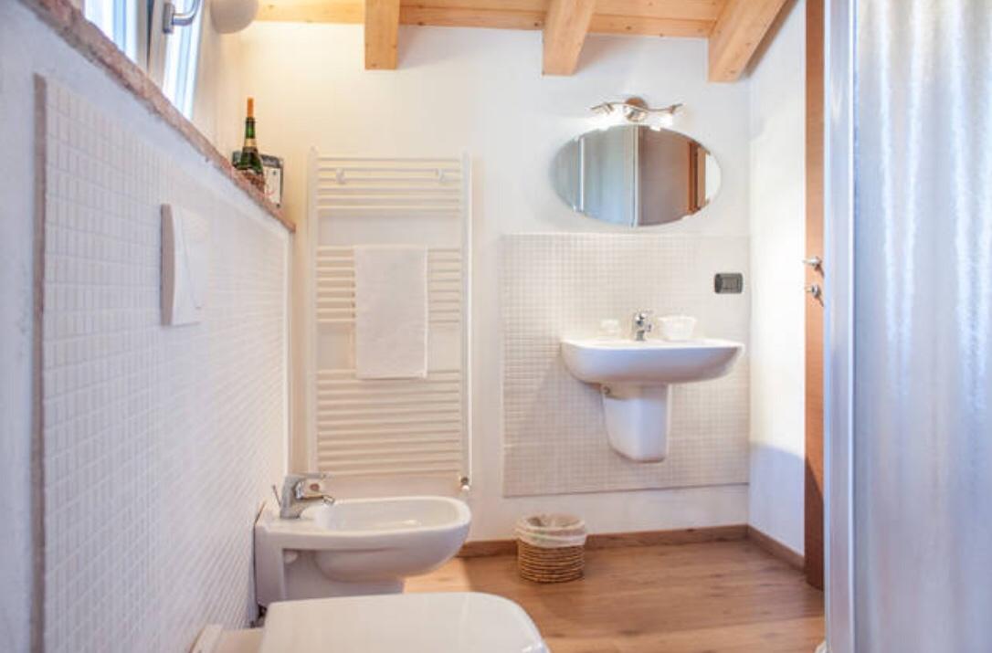Holiday Home Vista Lago Чернобио Екстериор снимка